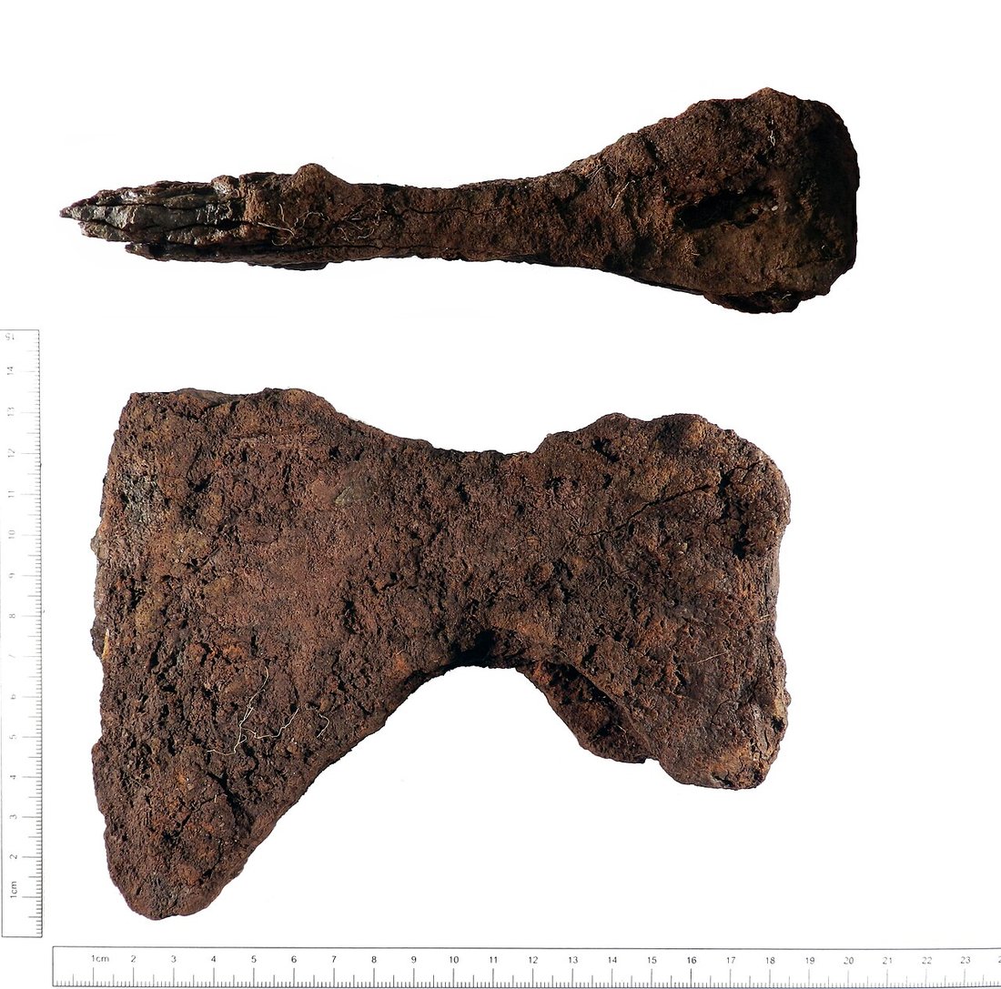Korrodierter eiserner Bartaxt-Kopf, archäologischer Fund