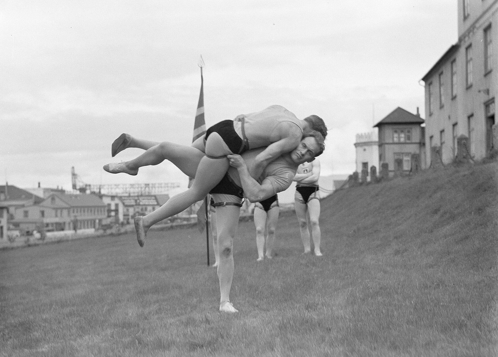 Glíma & Knattleikr – Sport und Spiel der Wikinger