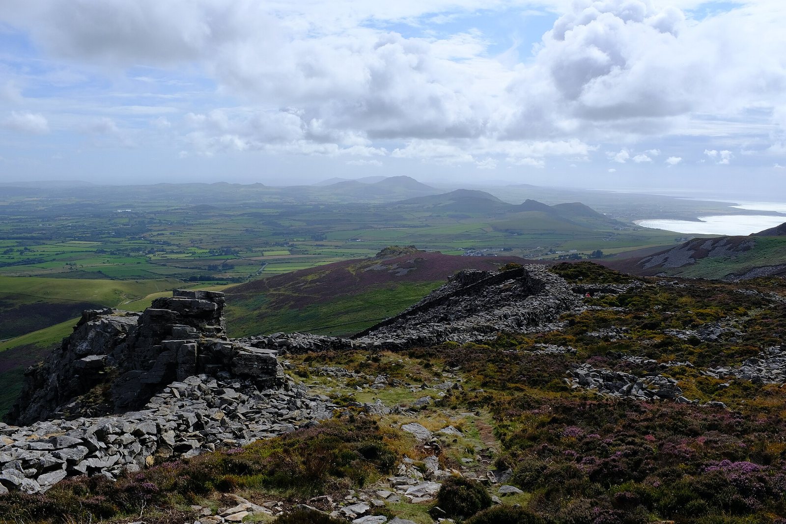 Die Ordovicer: Berge, Widerstand und Anglesey