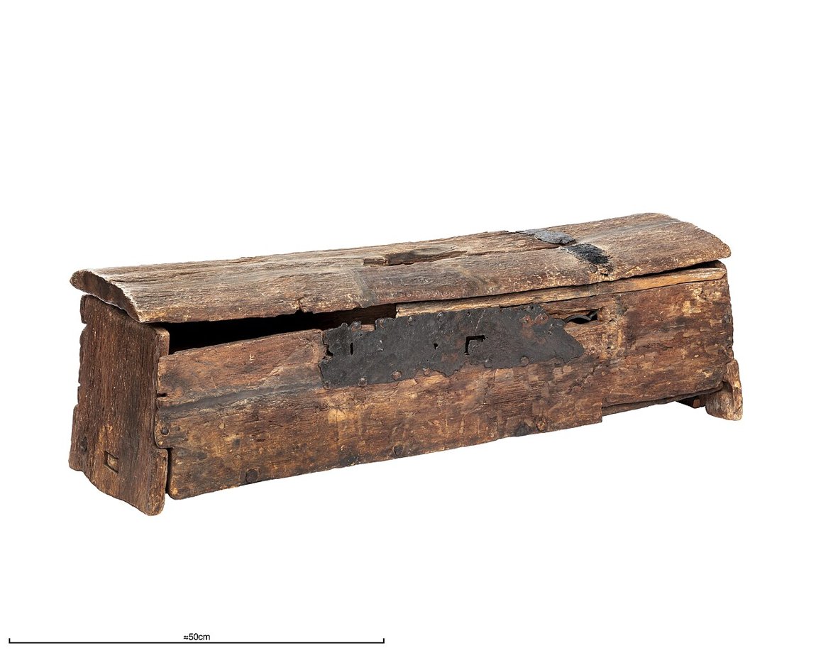 The Mästermyr tool chest (Gotland) — some 200 smith’s and woodworking tools from a single owner.
