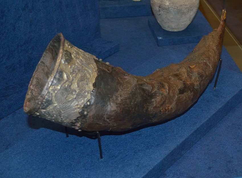 Gilded drinking horn from the Black Grave